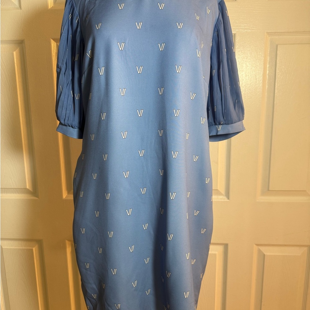 Elegant Blue Dress with Patterned Design